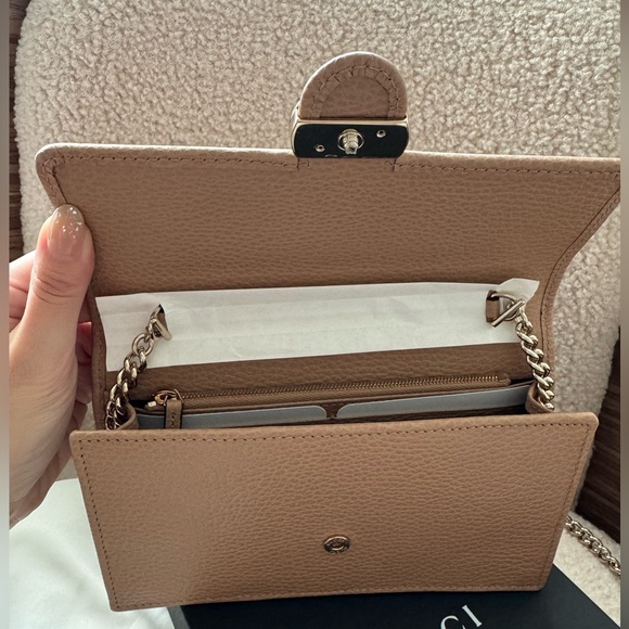 Brand New Gucci Calfskin Interlocking G Wallet On Chain in Beige Leather - Picture 3 of 10